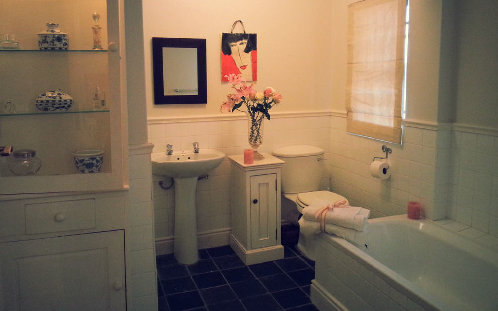 Gilmour Hill Bed & Breakfast Кейптаун Екстериор снимка
