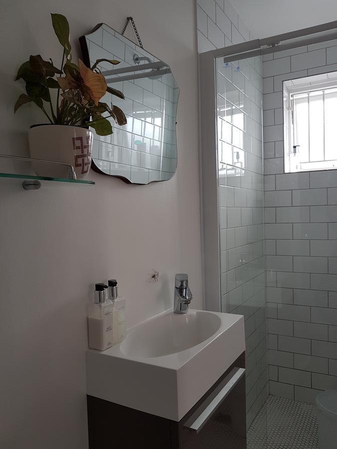 Gilmour Hill Bed & Breakfast Кейптаун Екстериор снимка