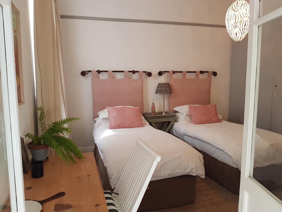 Gilmour Hill Bed & Breakfast Кейптаун Екстериор снимка