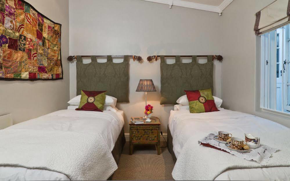 Gilmour Hill Bed & Breakfast Кейптаун Екстериор снимка